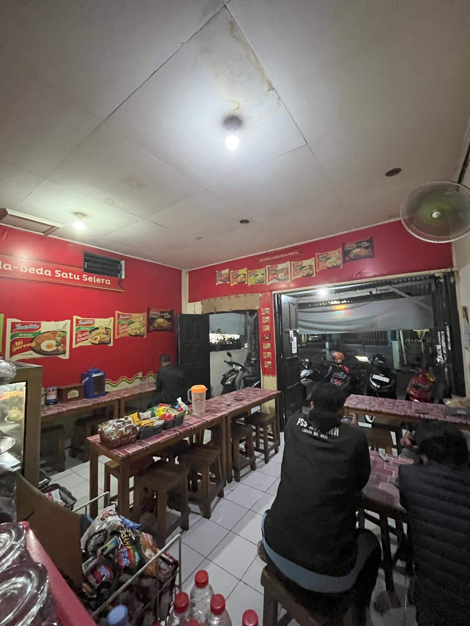 Interior Warmindo